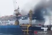 Kapal Dorolonda milik Pelni diduga terbakar di Pelabuhan Tanjung Priok