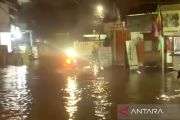 Hujan deras, sejumlah titik di Jakarta Barat masih terendam banjir