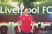 Legenda Liverpool Lucas Leiva hadir pada peluncuran jersi liverpol di Bali