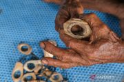 Kaca mata penyelam tradisional khas Bajo Wakatobi