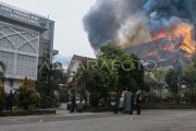 Gedung DPRD NTB terbakar