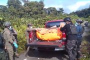 TNI-Polri berupaya evakuasi jenazah pendulang dari Kampung Kawe Pegubin