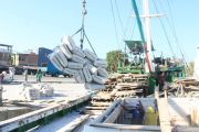 FOTO- Distribusi Semen dari Pelabuhan Paotere menuju Maumere