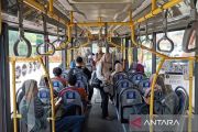 Penumpang berebut kursi, Transjakarta mohon maaf