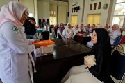 Dinkes Aceh Utara latih bidan desa untuk tingkatan cakupan imunisasi