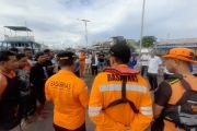 Hanyut 12 jam di Laut Maluku, 14 ABK kapal nelayan dievakuasi