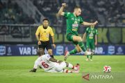 Persebaya menang tipis 2-1 atas Persis Solo