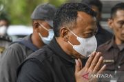 Bupati Ponorogo dan enam orang terjaring OTT KPK dibawa ke Jakarta