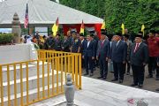 Khidmatnya upacara Hari Pahlawan di makam Tuanku Tambusai Malaysia