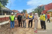 DPRD Batang sidak proyek proses pembangunan trotoar dan saluran air