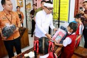 Pemkot Denpasar bagikan peralatan sekolah bagi siswa terdampak banjir
