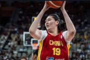 Zhang Ziyu jadi pebasket putri China pertama yang cetak "dunk"