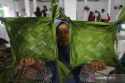 'Senior Schools' help combat loneliness among Indonesia's elderly
