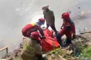 Jenazah pria ditemukan tersangkut di tepi Sungai Ciliwung Jaktim