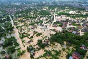 Banjir rendam permukiman di Padang
