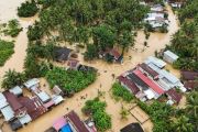 Govt dispatches flood relief to Sumatra