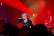Headbang massal! HYDE tampil menggebu-gebu dalam konser di Senayan