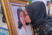 Tangis haru keluarga pecah usai Marsinah resmi dapat gelar Pahlawan