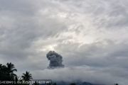 Gunung Ibu semburkan abu setinggi hingga 600 meter