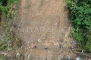 Jalan darurat Padang - Bukittinggi di Lembah Anai