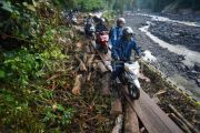 Jalan darurat Padang - Bukittinggi di Lembah Anai