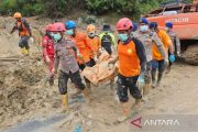 SAR tembus daerah terisolir dan temukan satu korban longsor di Tapteng