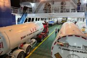 Sembilan mobil skind tank angkut elpiji tiba di Pelabuhan Ulee Lheu