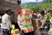 Polres Nagan Raya Aceh salurkan bantuan untuk korban banjir bandang