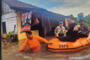 Tim BPBD Banyuasin bantu korban banjir di tiga kelurahan