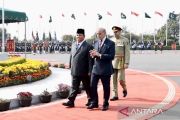 Prabowo welcomed by Pakistani PM Sharif at Islamabad palace