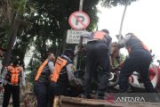 Kendaraan parkir liar pada sejumlah restoran di Jakut ditertibkan