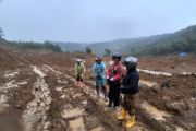 Pemkab Pasaman Barat maksimalkan upaya buka jalan tertimbun longsor