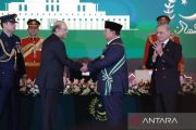 Indonesian President receives Pakistan's highest civil award