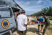 FOTO - TNI AL evakuasi medis korban bencana alam lewat udara