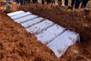 Pemakaman massal korban banjir bandang Sumatera Barat