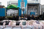 Bea Cukai sita 3 kontainer dan 2 truk garmen ilegal