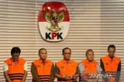 KPK umumkan Bupati Lampung Tengah dan adiknya jadi tersangka