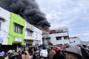 Damkar Ambon berhasil padamkan tujuh Ruko terbakar di Pasar Batu Merah