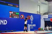 Luluk raih emas pertama di cabang angkat besi