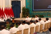 Pimpin sidang kabinet, Prabowo ingatkan menteri soal bencana banjir