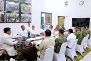 Tiba di Sumbar, Prabowo langsung ratas dengan menteri hingga Kapolri