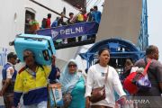 Ribuan penumpang kapal laut tiba di Surabaya menjelang Natal