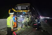 Bus pariwisata tabrak truk di Tol Batang, satu tewas
