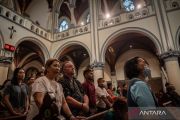 Misa Pontifikal Natal di Gereja Katedral Jakarta