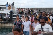 Puluhan ribu wisatawan padati Pelabuhan Sanur saat masa liburan Natal dan Tahun Baru