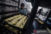Libur Natal dan tahun baru dongkrak produksi kue tradisional gandhos gimbal