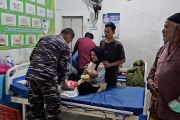TNI AL beri bantuan logistik bagi klinik yang layani korban banjir