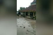 Banjir lahar kembali terjang permukiman warga di lereng Semeru