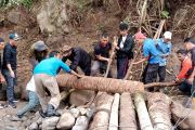 Jembatan darurat jadi penghubung Nagari di Tanah Datar usai terisolasi