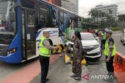 Polisi selidiki kecelakaan antara sedan dan bus Transjakarta di Jakpus